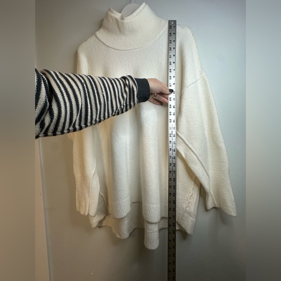 Free People Afterglow Mock Neck Cream Oversized Cozy Winter Sweater Size Smalll - Picture 15 of 17